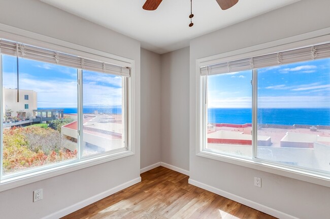 3200 La Rotonda Dr, Unit 505 in Rancho Palos Verdes, CA - Building Photo - Building Photo