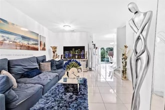 3709 NE 4th St in Homestead, FL - Foto de edificio - Building Photo