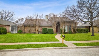2013 Stain Glass Dr in Plano, TX - Building Photo