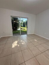 8851 NW 110 Pl in Doral, FL - Building Photo - Building Photo