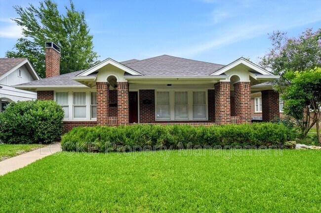 property at 2615 Cockrell Ave