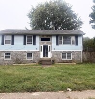 3872 Hidden Springs Dr in Lexington, KY - Building Photo