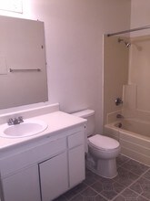 Mirage Apartments in Bakersfield, CA - Foto de edificio - Floor Plan