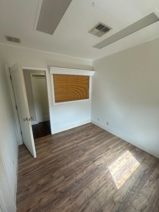 3233 E Broadway in Long Beach, CA - Building Photo