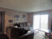 Living Room - Stonecreek Apartments in Dayton, Ohio