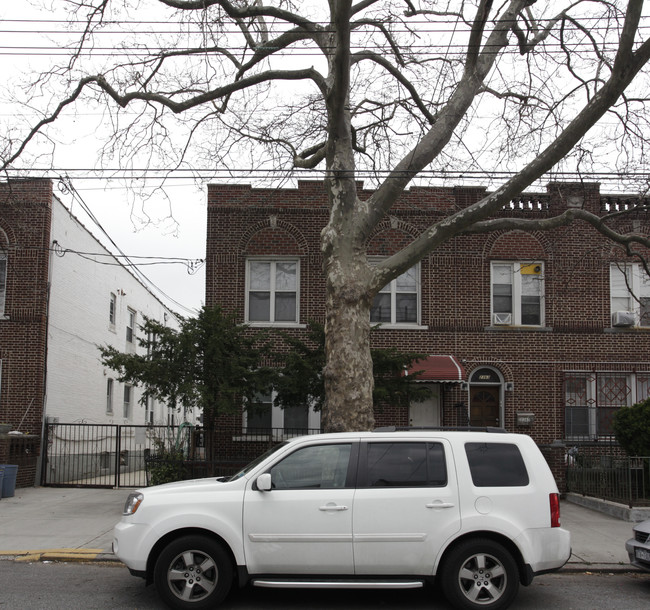 2357 E 22nd St in Brooklyn, NY - Foto de edificio - Building Photo