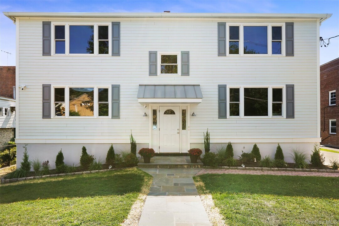 11 Orchard Ave-Unit -4 in Rye, NY - Building Photo