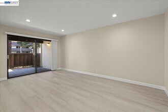 999 W Evelyn Ave in Sunnyvale, CA - Building Photo - Building Photo