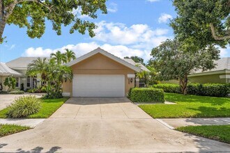 2320 Saratoga Bay Dr in West Palm Beach, FL - Building Photo - Building Photo