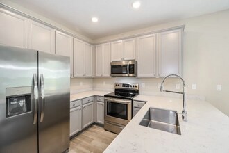 13200 Shore Grass Dr in Jacksonville, FL - Building Photo - Building Photo