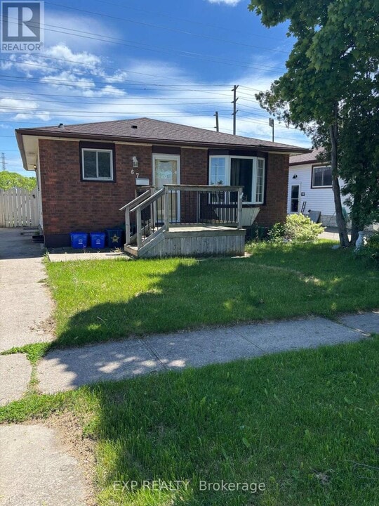 67 Chantal Ct in Welland, ON - Building Photo