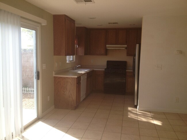 1982 Salvation St in Las Vegas, NV - Building Photo - Building Photo