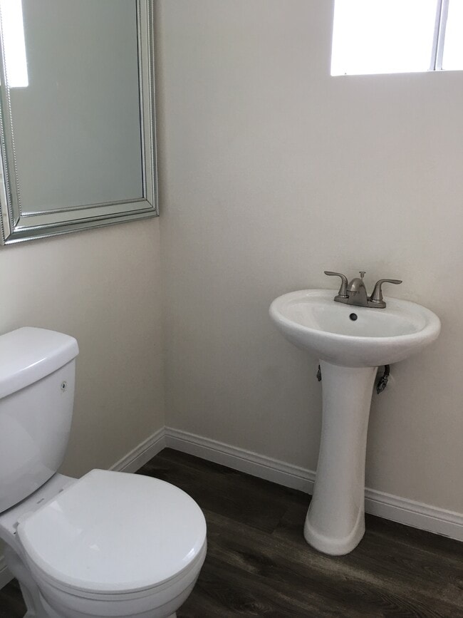 5329 Fountain Ave in Los Angeles, CA - Foto de edificio - Building Photo