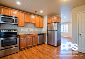 2145 Bolton Rd NW in Atlanta, GA - Building Photo