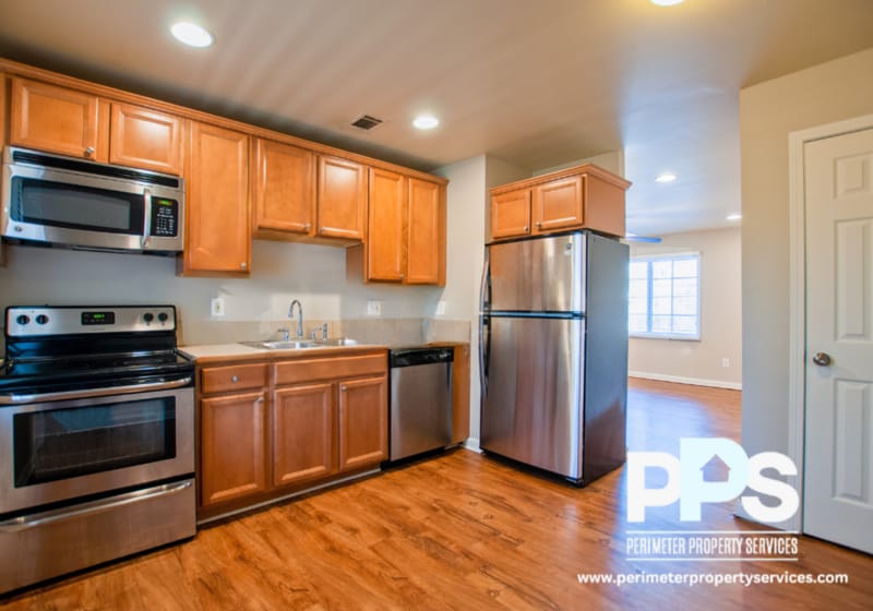 2145 Bolton Rd NW in Atlanta, GA - Building Photo