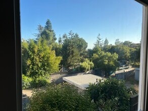 465 El Sueno Rd in Santa Barbara, CA - Building Photo - Building Photo
