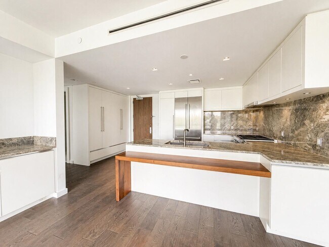 320 Adolphus Ave in Cliffside Park, NJ - Building Photo - Building Photo