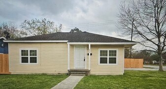 2017 3rd St in Galena Park, TX - Building Photo