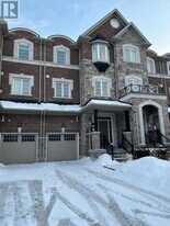 21 Globemaster Ln in Richmond Hill, ON - Building Photo