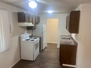 3404 SW Beaverton Hillsdale Hwy in Portland, OR - Building Photo - Building Photo