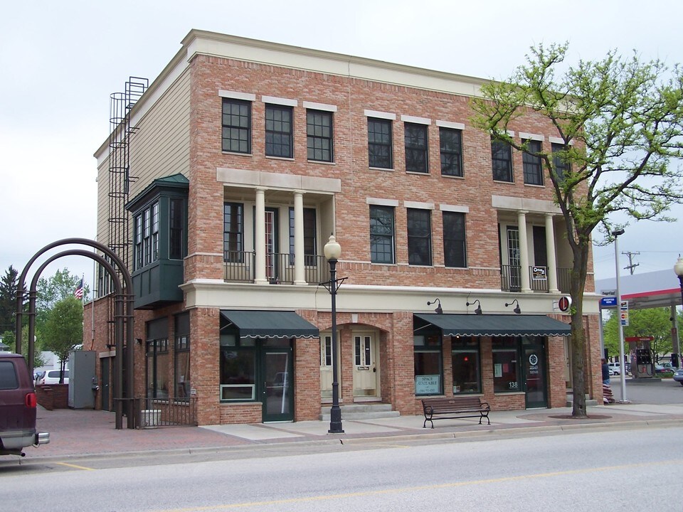 138 S Main St in Romeo, MI - Building Photo