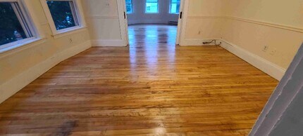 29 Nutting St, Unit 2 in Fitchburg, MA - Foto de edificio - Building Photo