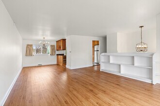 6543 S Stough St in Willowbrook, IL - Building Photo - Building Photo