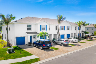 Meadowwood in Naples, FL - Building Photo - Building Photo