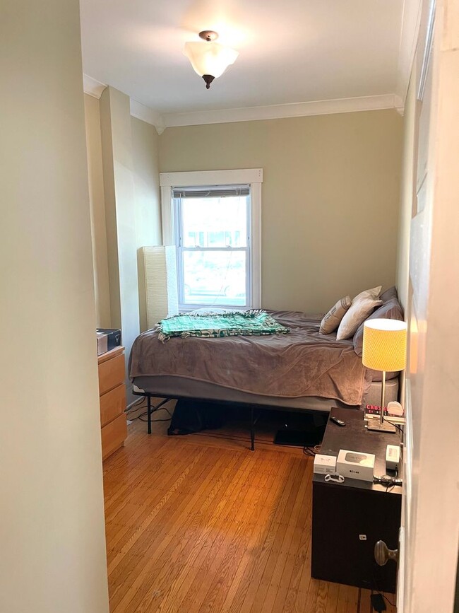 property at 3040 Colfax Ave South