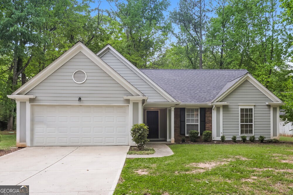8391 Taylor Rd in Riverdale, GA - Building Photo