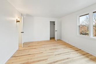 28 Dunlap Rd in Park Forest, IL - Building Photo - Building Photo