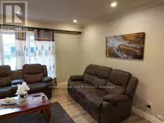 2 Waringstown Dr in Toronto, ON - Building Photo - Building Photo