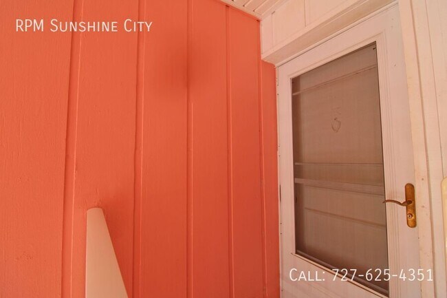 3747 42nd Way S in St. Petersburg, FL - Building Photo - Building Photo