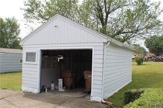 110 Susan Ln in Cheektowaga, NY - Building Photo - Building Photo