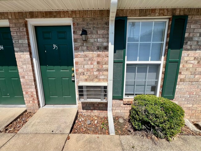 2124 Dr. Martin Luther King Jr. Blvd in Murfreesboro, TN - Foto de edificio - Building Photo