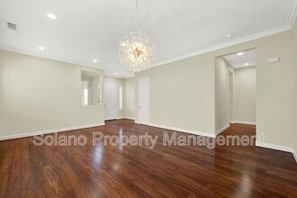 949 Lancaster St in Vacaville, CA - Building Photo - Building Photo