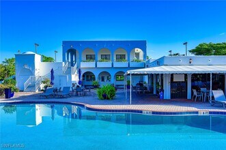 3323 Olympic Dr in Naples, FL - Foto de edificio - Building Photo