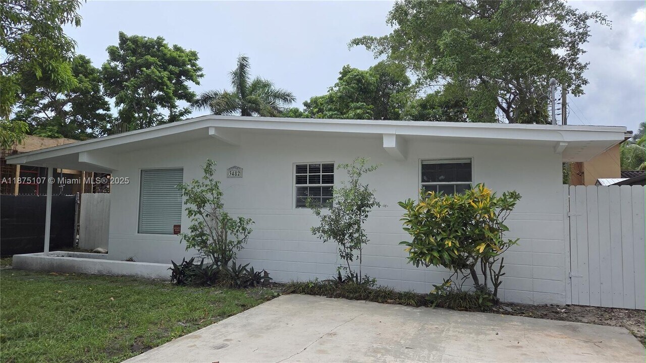 3482 Frow Ave in Miami, FL - Building Photo