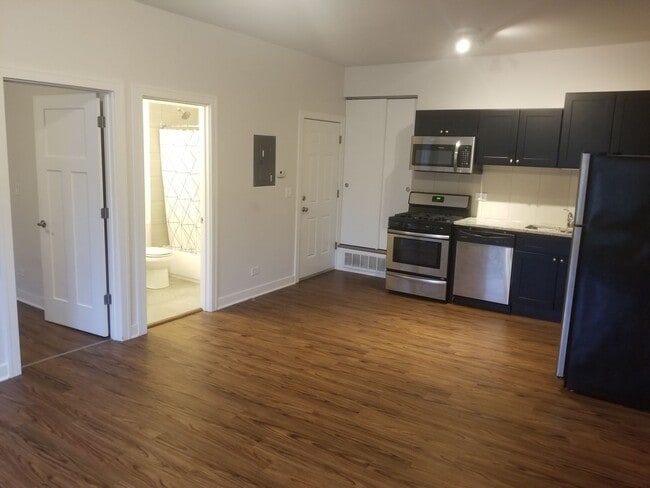 property at 3550 W Lawrence Ave