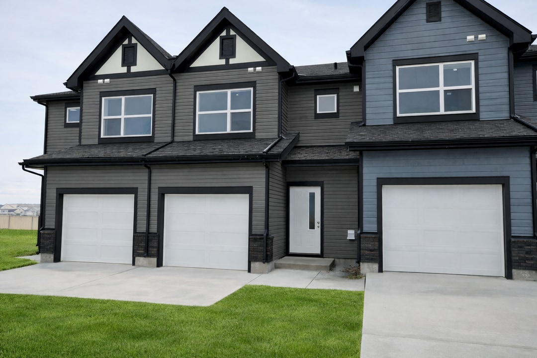 25 Evanscrest Mews NW in Calgary, AB - Building Photo