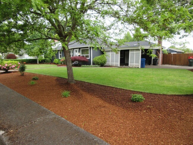 713 Manbrin Dr N in Keizer, OR - Building Photo - Building Photo
