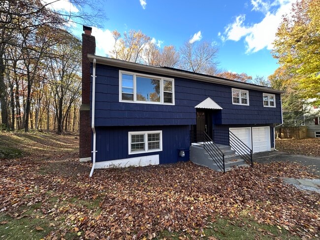 63 Stemway Rd in Trumbull, CT - Building Photo - Building Photo