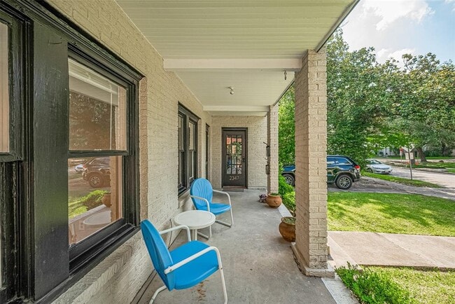 2345 Wroxton Rd in Houston, TX - Building Photo - Building Photo