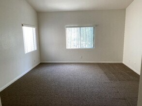 857 Park Walk Ave in Las Vegas, NV - Building Photo - Building Photo