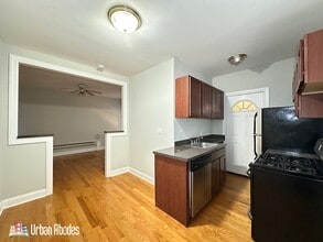 3731 N Pine Grove Ave, Unit A00W in Chicago, IL - Building Photo - Building Photo