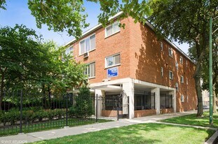 2600 W Logan Blvd in Chicago, IL - Building Photo