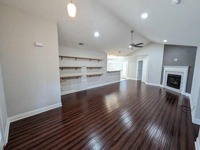 8129 Segura St in Navarre, FL - Building Photo - Building Photo