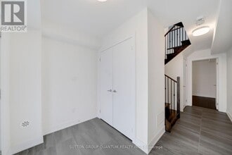 1401 Clarriage Ct in Milton, ON - Building Photo - Building Photo