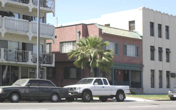 225 Atlantic Ave in Long Beach, CA - Foto de edificio - Building Photo