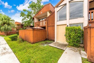 6614 SW 114th Pl in Miami, FL - Building Photo - Building Photo